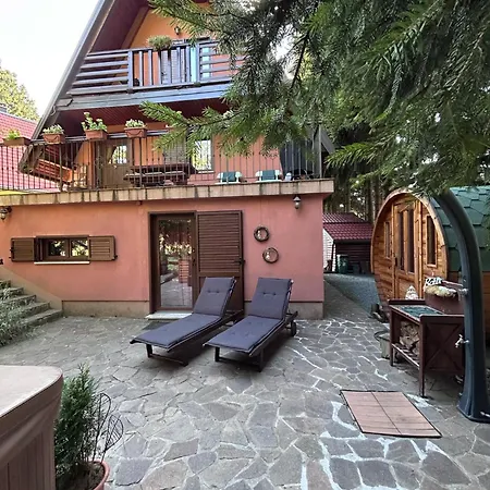 Calla Chalet